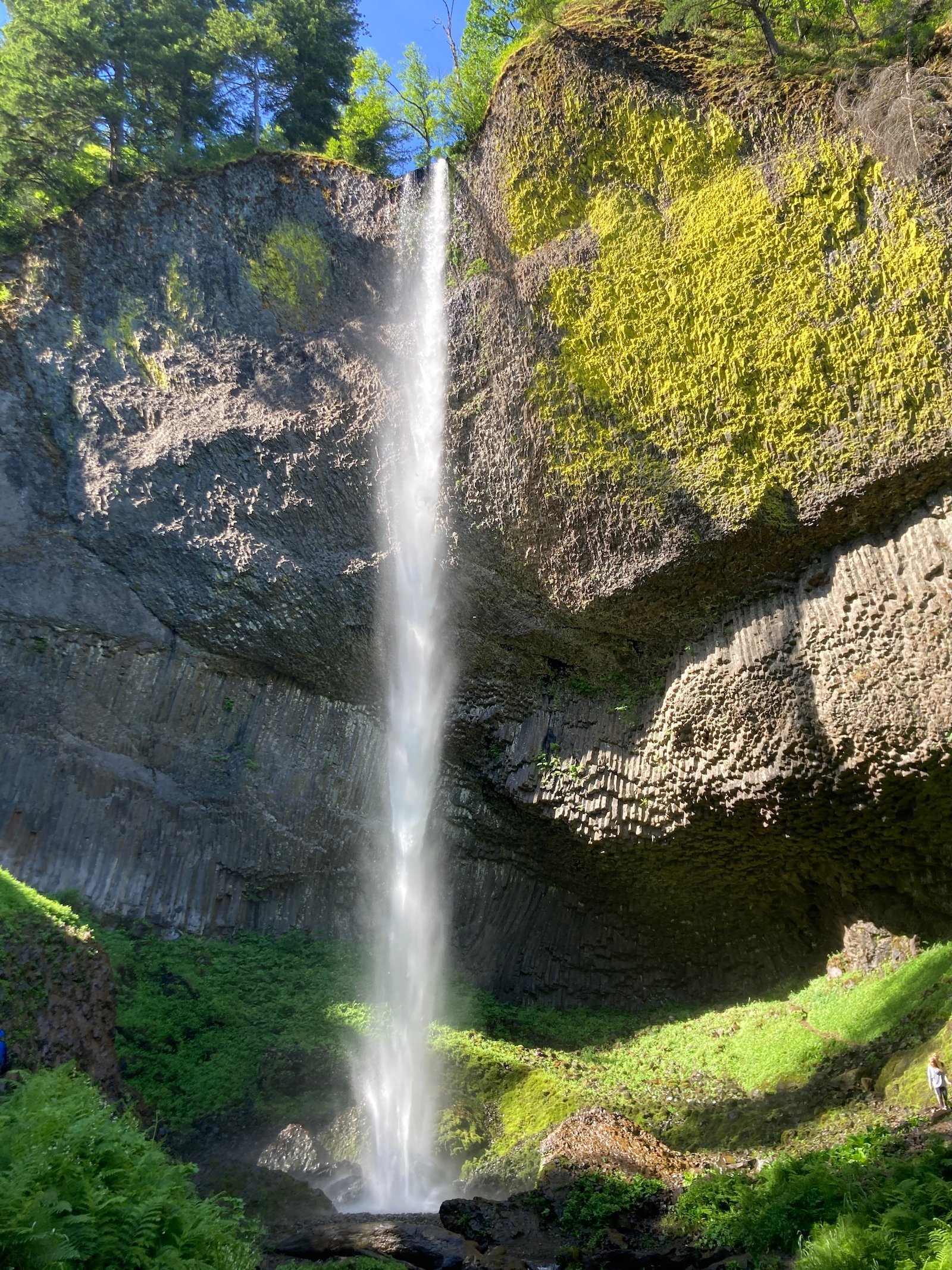 drive to mulntomah falls from portland